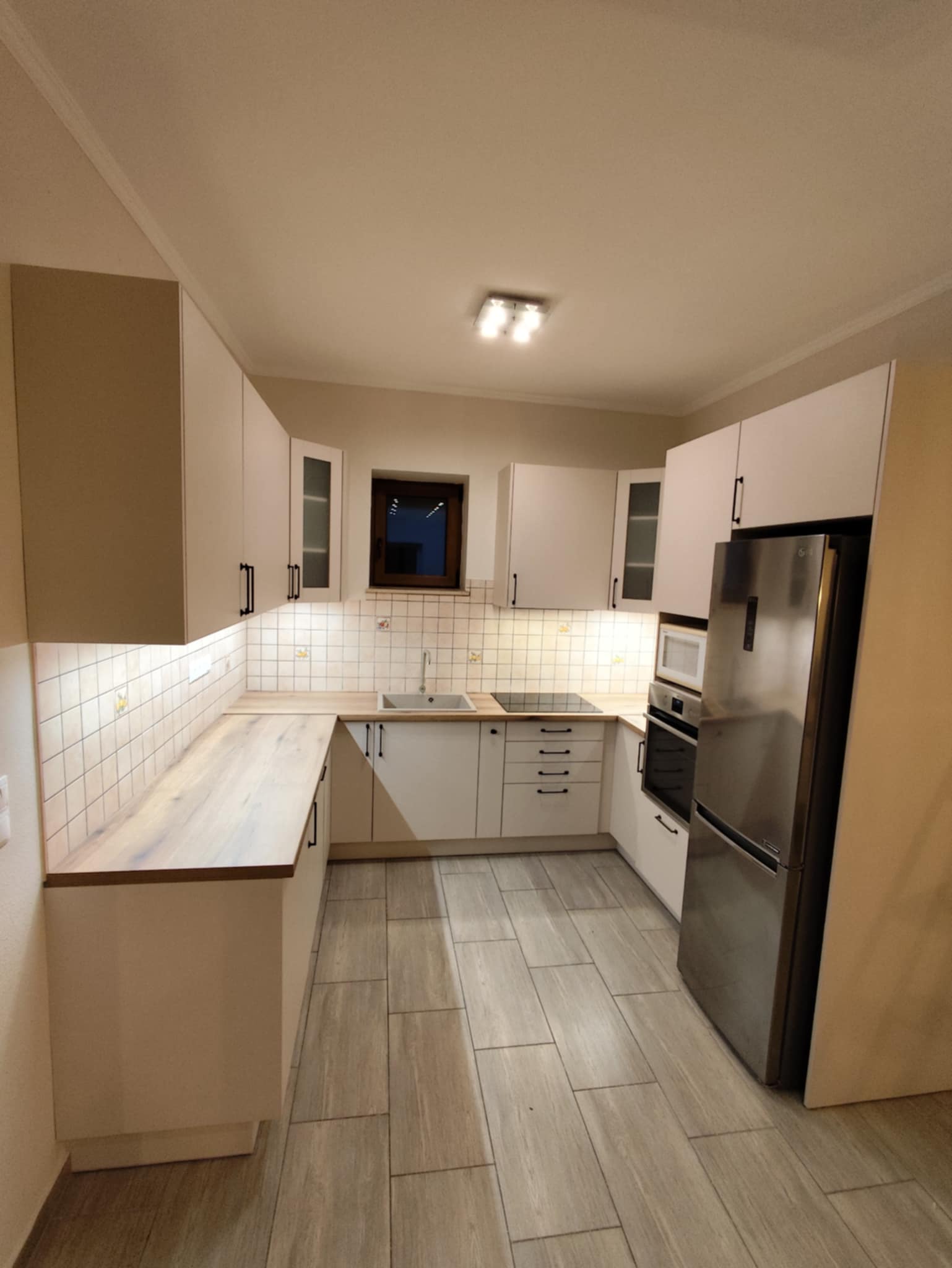 Modern egyedi konyha